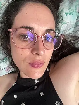 Snapshot of Lunaabbey chatting on 07-18-26, 07:50 Lunaabbey online show from 07-18-26, 07:50