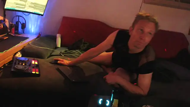 davidgntxxxxx online show from 10-18-25, 04:42