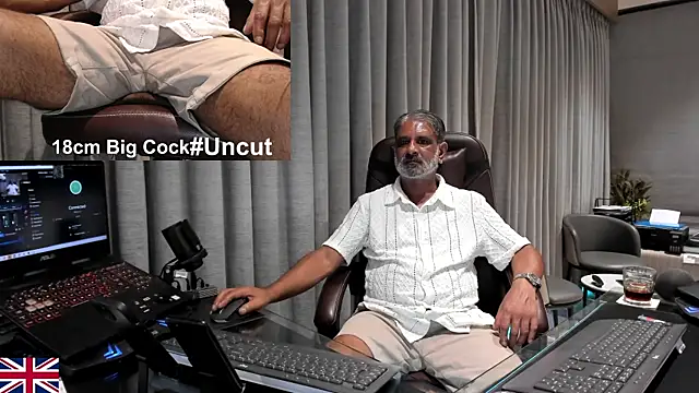 Snapshot of OnlineBossUK chatting on 05-19-26, 01:56 OnlineBossUK online show from 05-19-26, 01:56