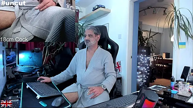 OnlineBossUK online show from 11-25-25, 06:25