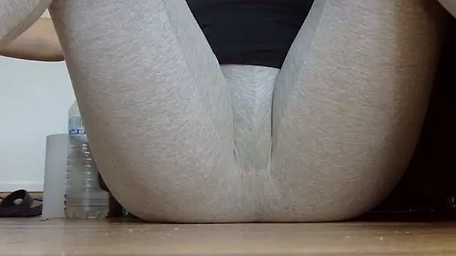 Snapshot of Squirtlady38 chatting on 09-30-25, 01:06 Squirtlady38 online show from 09-30-25, 01:06