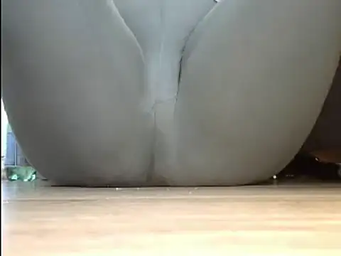 Snapshot of Squirtlady38 chatting on 03-18-25, 01:23 Squirtlady38 online show from 03-18-25, 01:23