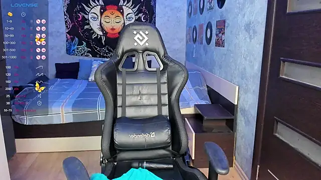 Horny Nikki  online show from 02-27-25, 11:06