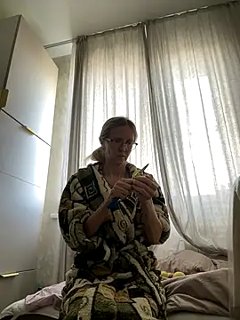 angelmommu online show from 10-21-25, 07:19