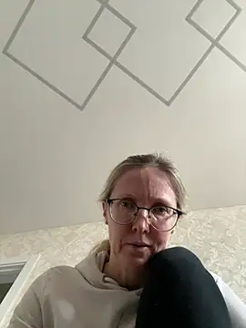 angelmommu online show from 03-19-26, 06:24