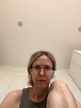 angelmommu online show from 02-18-26, 09:17