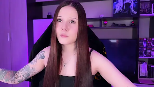 Snapshot of jasminevine chatting on 02-25-26, 01:06 jasminevine online show from 02-25-26, 01:06