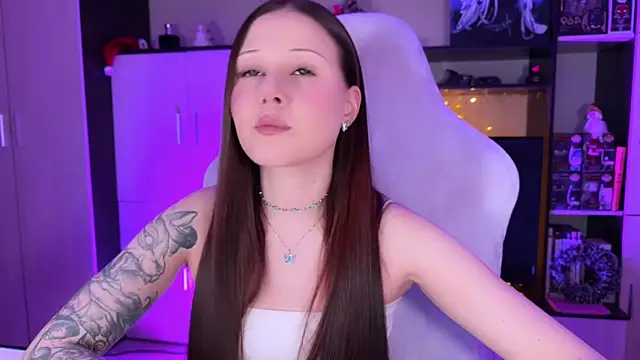 Snapshot of jasminevine chatting on 01-11-26, 01:34 jasminevine online show from 01-11-26, 01:34