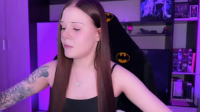 Snapshot of jasminevine chatting on 03-27-26, 06:44 jasminevine online show from 03-27-26, 06:44