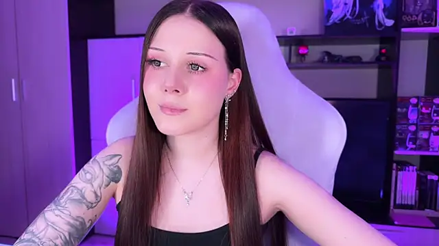 Snapshot of jasminevine chatting on 11-09-25, 06:12 jasminevine online show from 11-09-25, 06:12