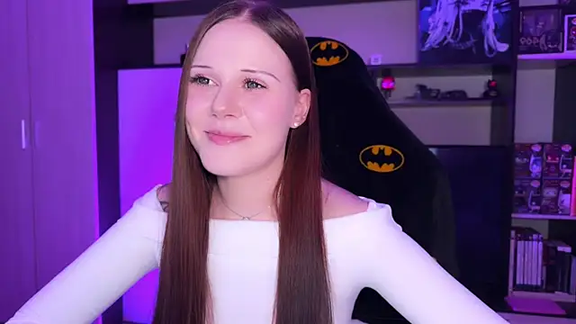 Snapshot of jasminevine chatting on 03-15-26, 10:28 jasminevine online show from 03-15-26, 10:28