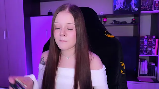 Snapshot of jasminevine chatting on 03-28-26, 08:48 jasminevine online show from 03-28-26, 08:48