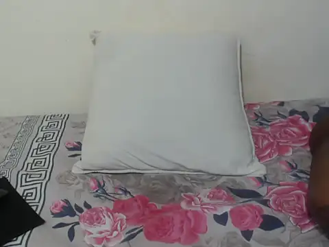 Snapshot of queen__ebony chatting on 03-01-25, 03:16 queen  ebony online show from 03-01-25, 03:16