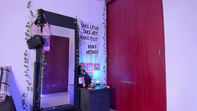 little kayla  online show from 04-16-26, 12:44