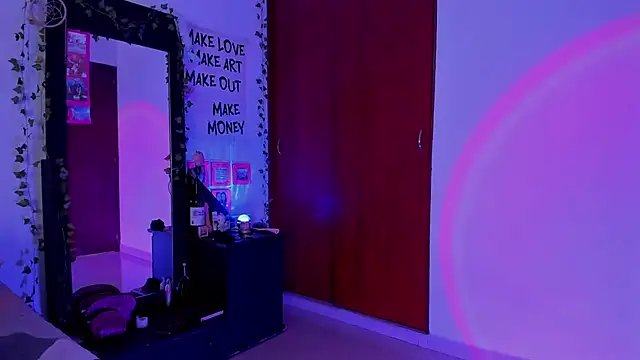 little kayla  online show from 11-28-25, 09:15