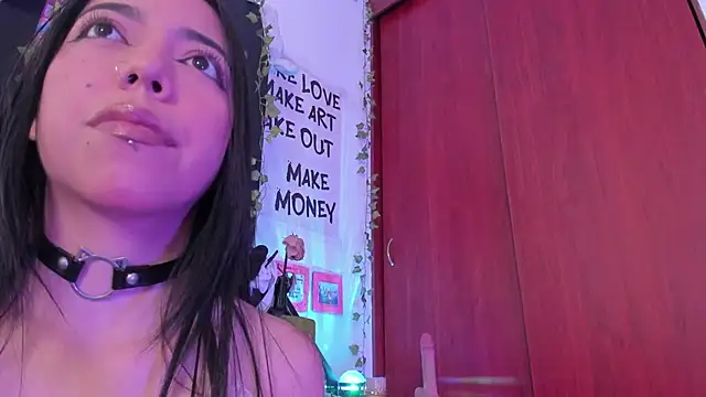 little kayla  online show from 05-15-26, 08:18