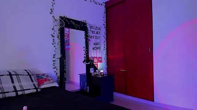 little kayla  online show from 12-16-25, 07:29