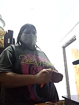 MOM-SUN-COUPLE online show from 10-10-25, 02:29