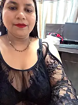 MOM-SUN-COUPLE online show from 06-18-26, 08:13