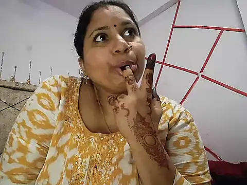 MOM-SUN-COUPLE online show from 03-04-25, 08:49