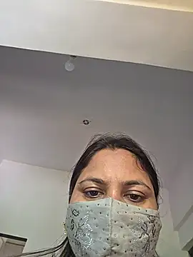 MOM-SUN-COUPLE online show from 10-13-25, 09:00