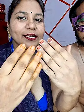 MOM-SUN-COUPLE online show from 01-29-25, 04:30