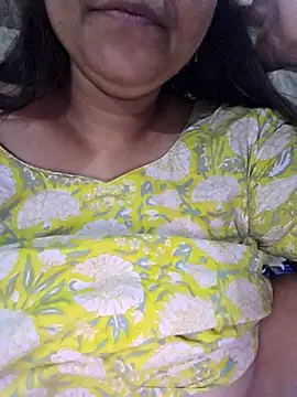 Snapshot of MOM-SUN-COUPLE chatting on 04-23-26, 05:03 MOM-SUN-COUPLE online show from 04-23-26, 05:03