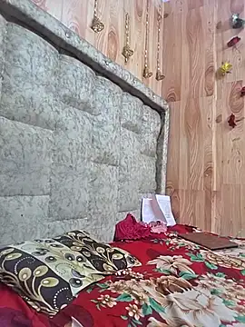 Snapshot of MOM-SUN-COUPLE chatting on 04-12-26, 10:07 MOM-SUN-COUPLE online show from 04-12-26, 10:07