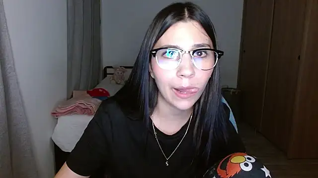 mia  lopez  online show from 10-25-25, 03:38