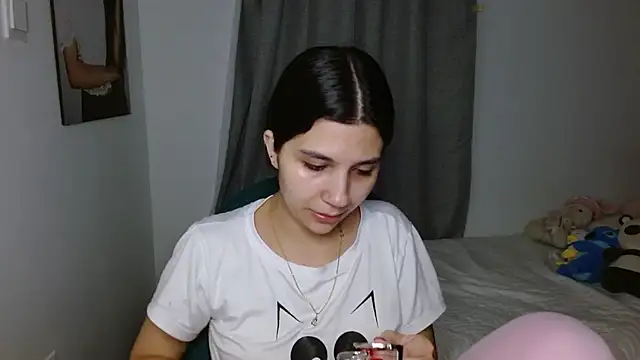 mia  lopez  online show from 11-29-25, 05:51