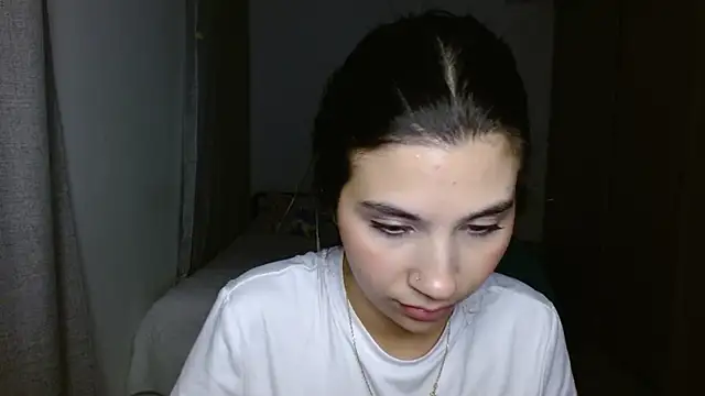 mia  lopez  online show from 11-15-25, 01:20