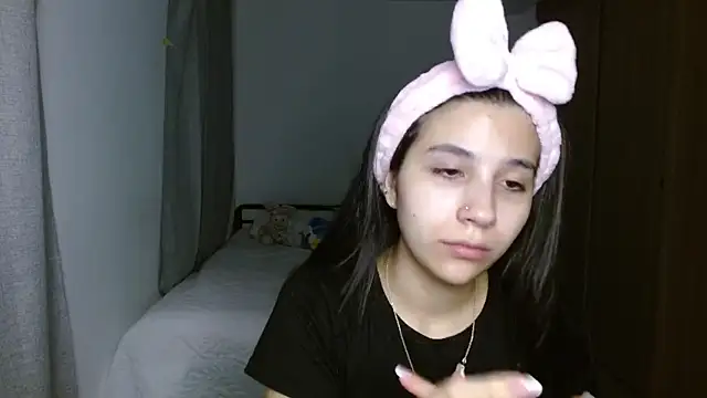 mia  lopez  online show from 11-13-25, 04:16