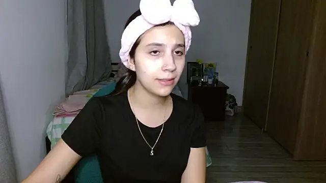 mia  lopez  online show from 09-23-25, 05:14