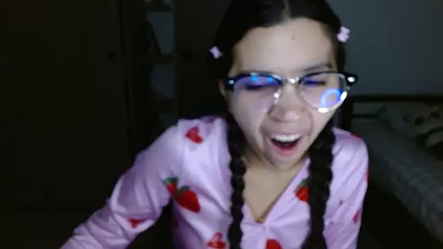 mia  lopez  online show from 04-05-26, 01:12