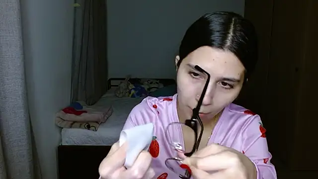 mia  lopez  online show from 11-27-25, 01:17