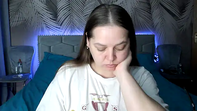 uliastar online show from 11-28-25, 09:20