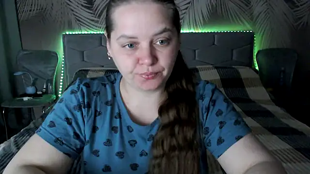 uliastar online show from 04-30-26, 05:25