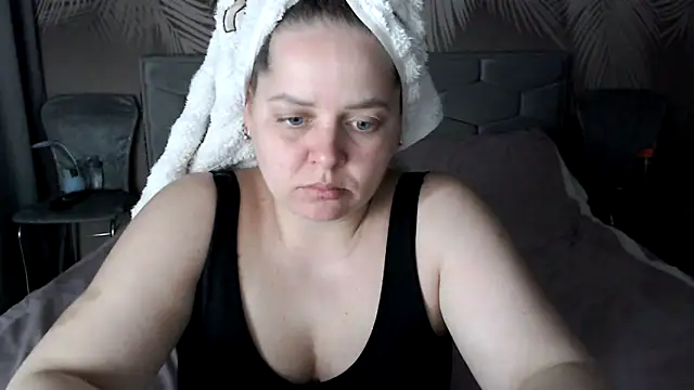 uliastar online show from 04-07-26, 07:32