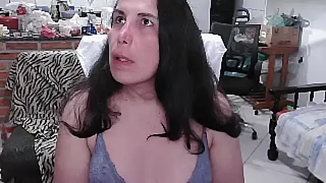 Snapshot of LauraVicttoria361215 chatting on 10-22-25, 11:25 LauraVicttoria361215 online show from 10-22-25, 11:25
