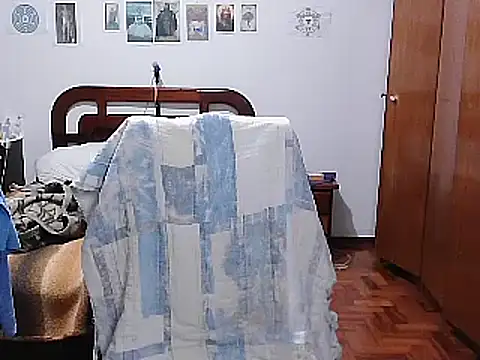 Snapshot of LauraVicttoria361215 chatting on 02-20-25, 02:51 LauraVicttoria361215 online show from 02-20-25, 02:51