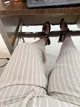 Snapshot of FerLu8 chatting on 04-07-26, 08:32 FerLu8 online show from 04-07-26, 08:32