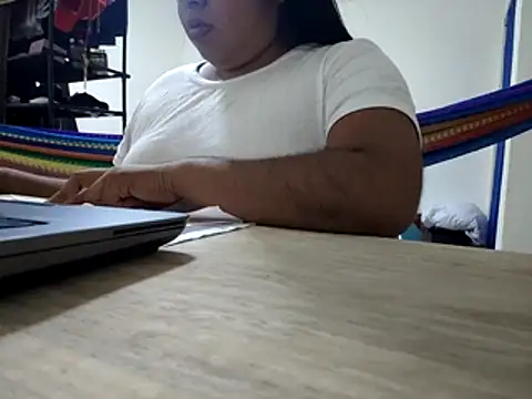 Snapshot of FerLu8 chatting on 02-22-26, 04:59 FerLu8 online show from 02-22-26, 04:59