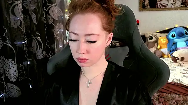 Snapshot of TinaBrook chatting on 03-25-26, 04:56 TinaBrook online show from 03-25-26, 04:56