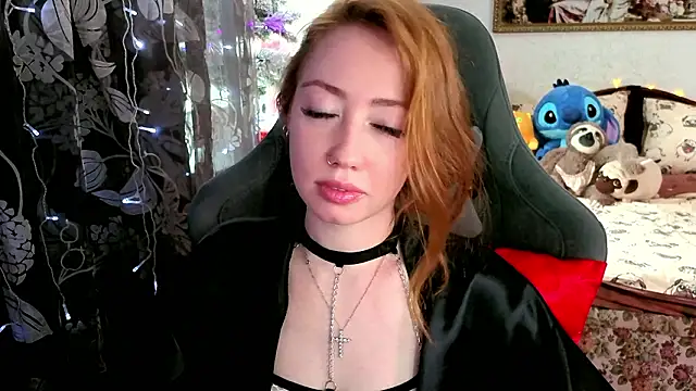 Snapshot of TinaBrook chatting on 03-11-26, 04:50 TinaBrook online show from 03-11-26, 04:50