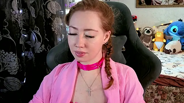 Snapshot of TinaBrook chatting on 03-18-26, 04:48 TinaBrook online show from 03-18-26, 04:48