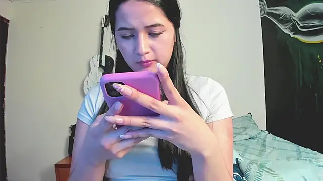 Snapshot of Hott_Hanna chatting on 03-14-25, 08:10 Hott Hanna online show from 03-14-25, 08:10
