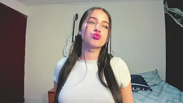 Snapshot of Hott_Hanna chatting on 03-14-25, 05:05 Hott Hanna online show from 03-14-25, 05:05