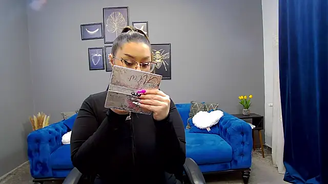 Katewalker  online show from 02-06-25, 06:13