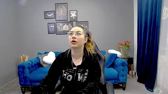 Katewalker  online show from 03-19-25, 06:12