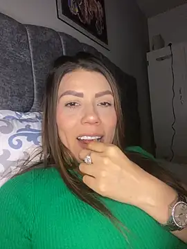 martina contreras online show from 11-23-25, 01:04